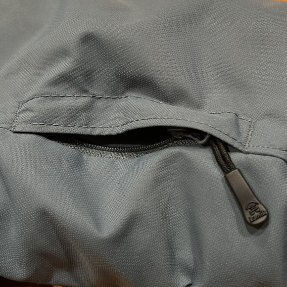 Kamik boys gray winter coat size 4. - Picture 8 of 8